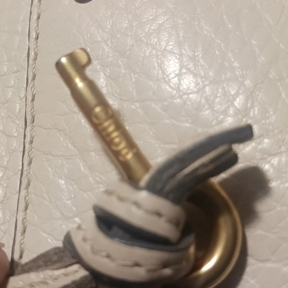 Chloé Paddington Wallet - Picture 4 of 17